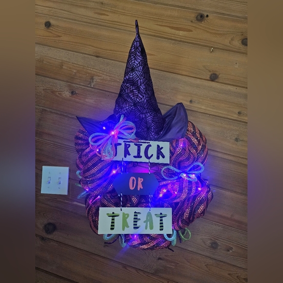 Halloween Wreath - Picture 1 of 2